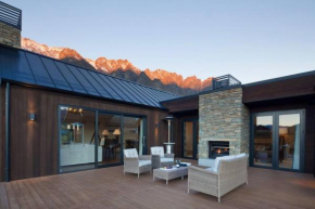Luxury 5BDR Lodge - Ski, Golf & Relax In Style